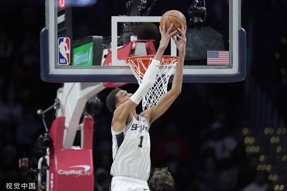 在攻防两端 在攻防两端